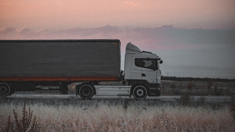 FTL vs LTL : Choisir le Bon Mode de Transport